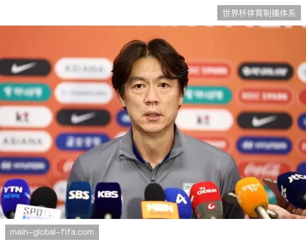 洪明甫将主要使用4-2-3-1阵型，并赋予前场攻击手高自由度换位来撕扯对手防线
